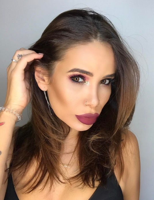 Айза Анохина: фото до и после пластики