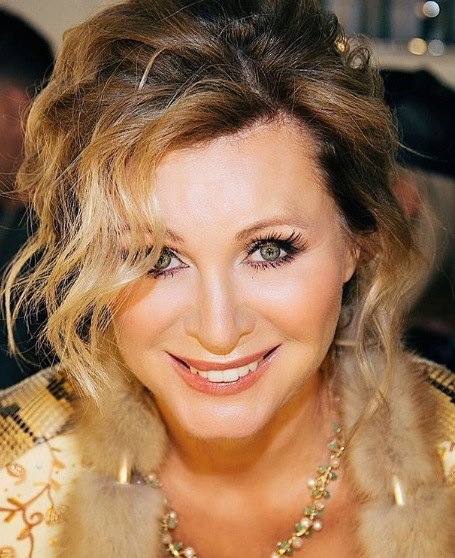 Вика Цыганова до и после пластики