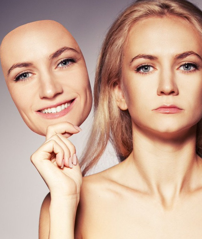 Влияет ли пластика на характер человека?