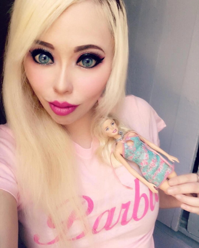 Новый тренд в пластике: нос Barbie