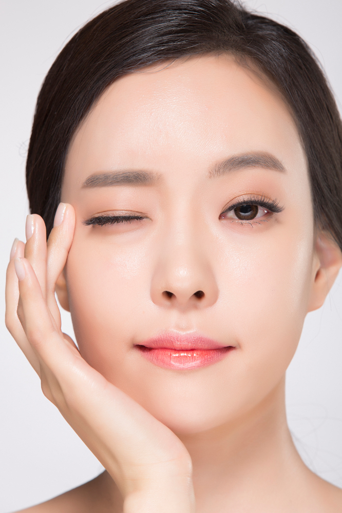 В чем особенности пластики азиатских век?