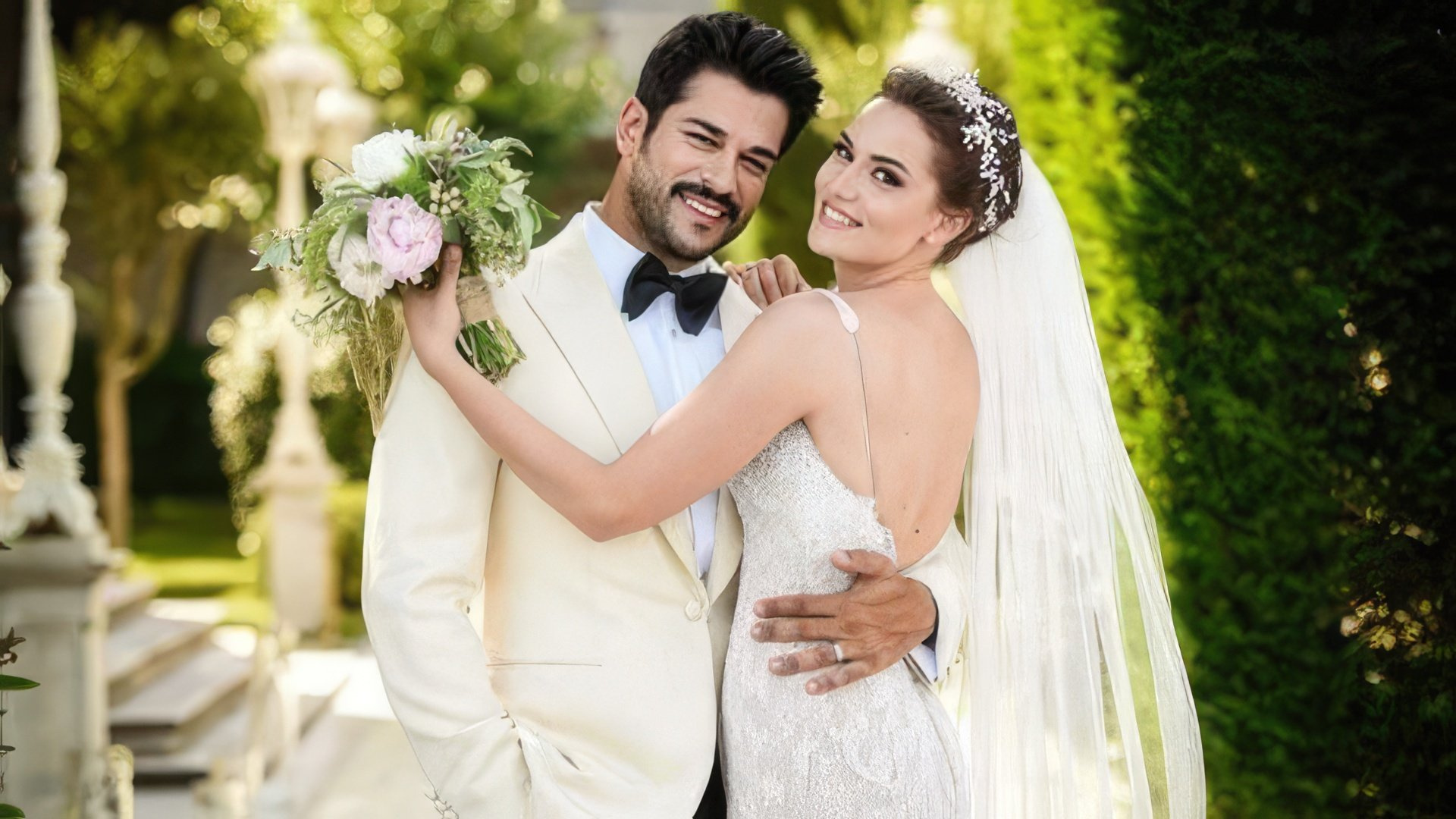 Фото Фахрие Эвджен и Бурак Озчивит