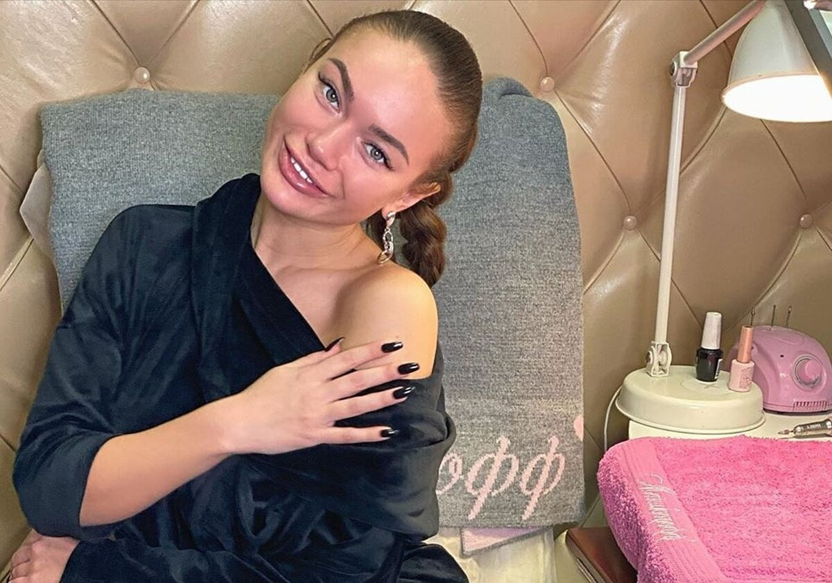 Яна Кошкина без макияжа