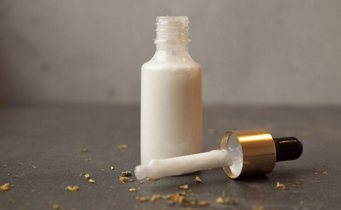 Ниацинамид: ингредиент, полезный для всех типов кожи круглый год