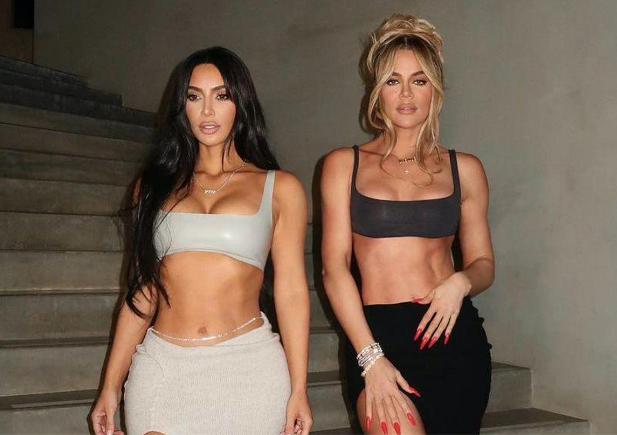 Фото: Хлои и Ким Кардашьян