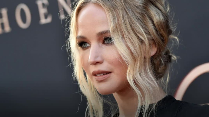 Дженнифер Лоуренс призналась Кайли Дженнер, что не делала пластику