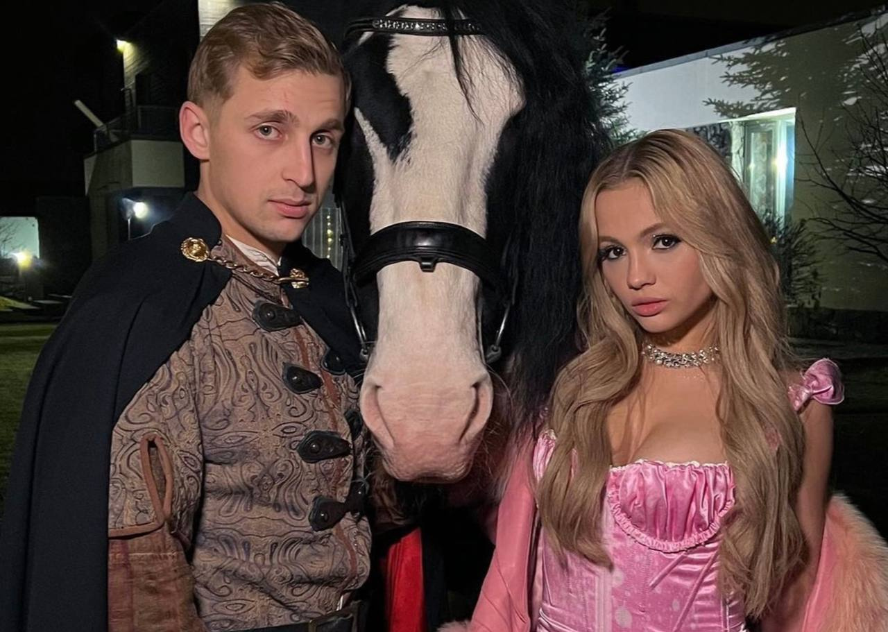 Валя Карнавал и Саша Стоун