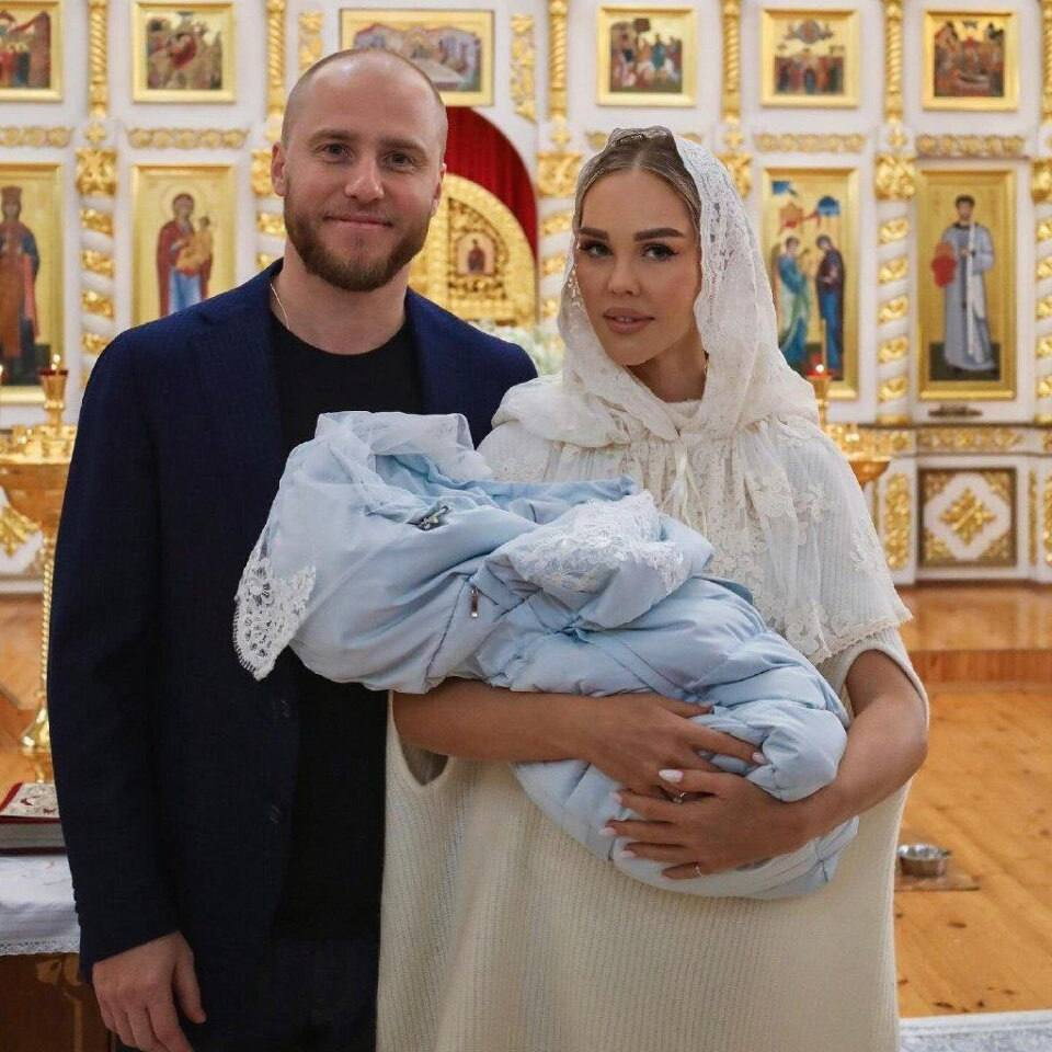 Мария погребняк со вторым мужем и сыном