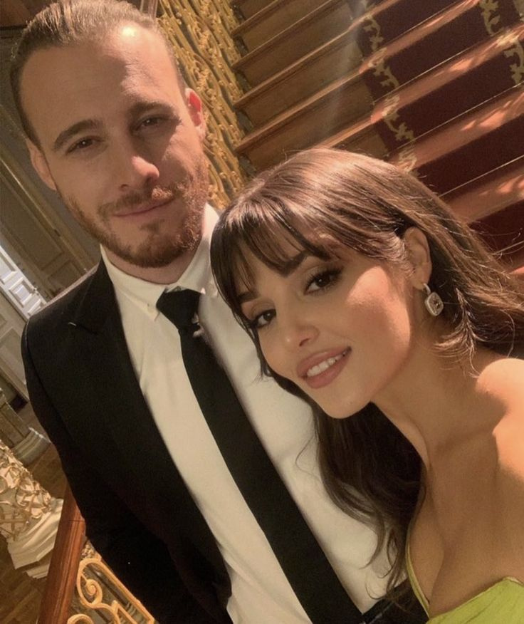 Ханде Эрчел и Керем Бюрсин