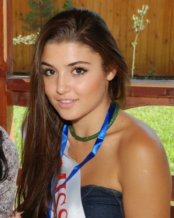 Ханде Эрчел до пластики