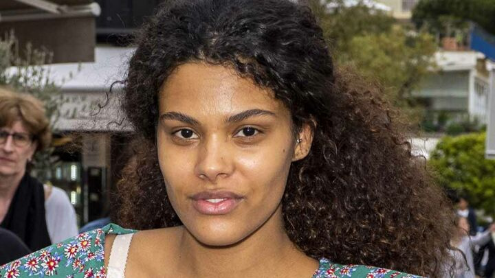 Тина Кунаки без макияжа