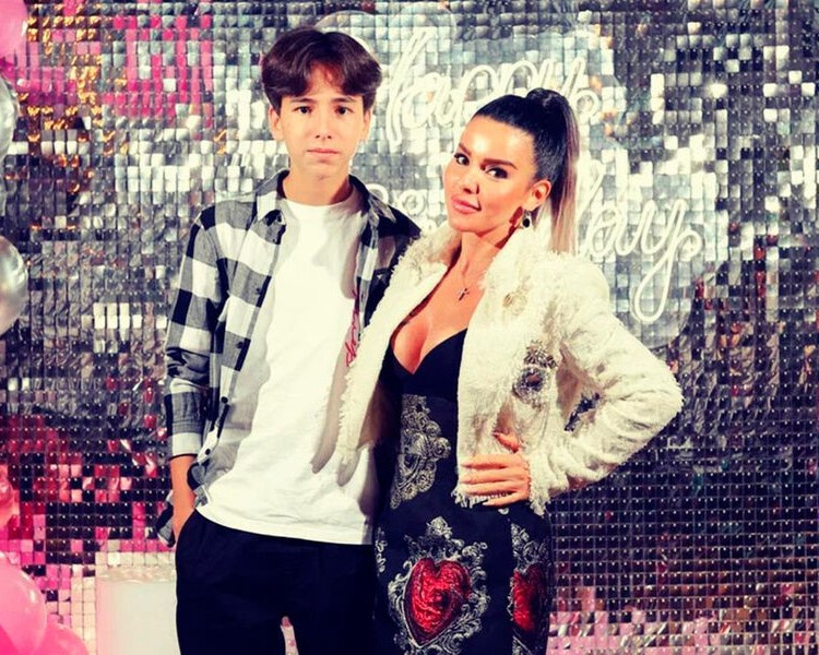 Сын Юлии Волковой