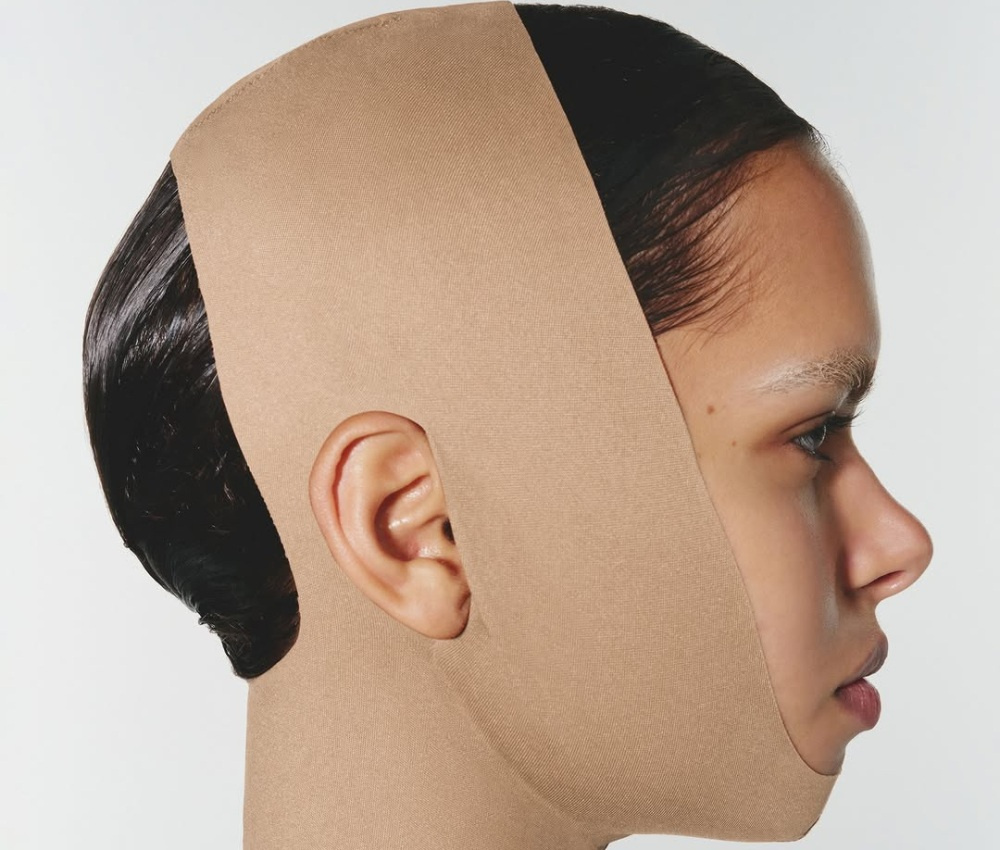 Та самая утягивающая маска от Ким Кардашьян