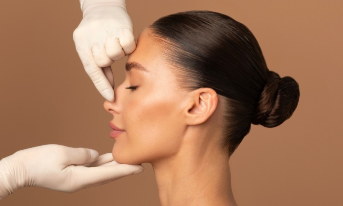 Безоперационная ринопластика: коррекция носа без скальпеля