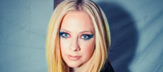 Аврил Лавин до и после пластики