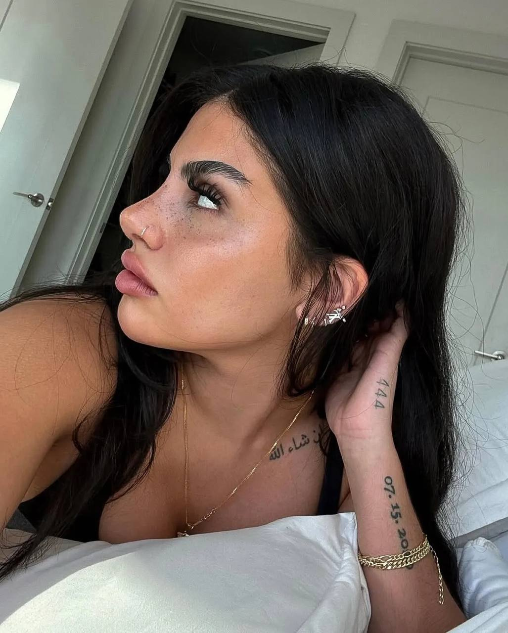 Фото: Худа Мустафа после ринопластики