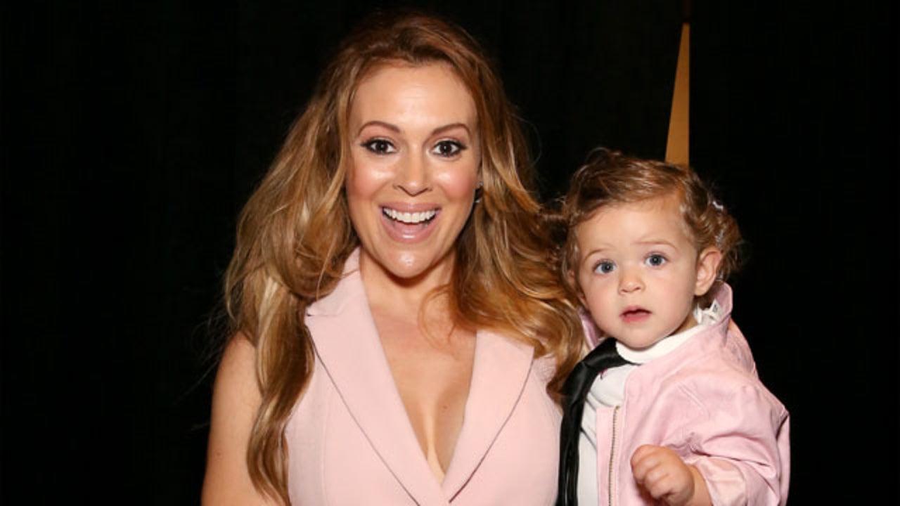 Фото:  Алисса Милано с дочерью 